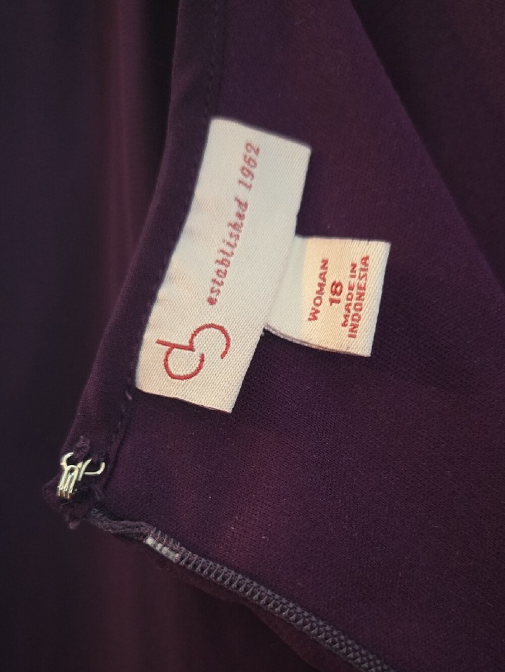 Women's Long Sleeve Shift Dress in Deep Plum - Picture 4 of 4